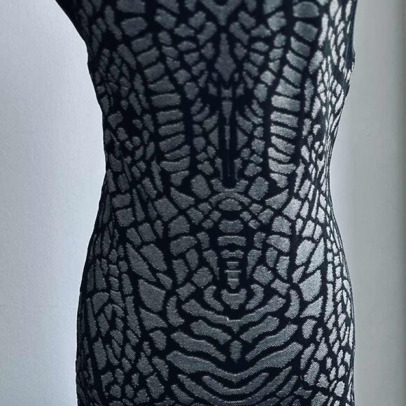 Carmen Marc Valvo Black & Grey Textured Jacquard Sleeveless Sheath Dress – US M - Picture 9 of 12
